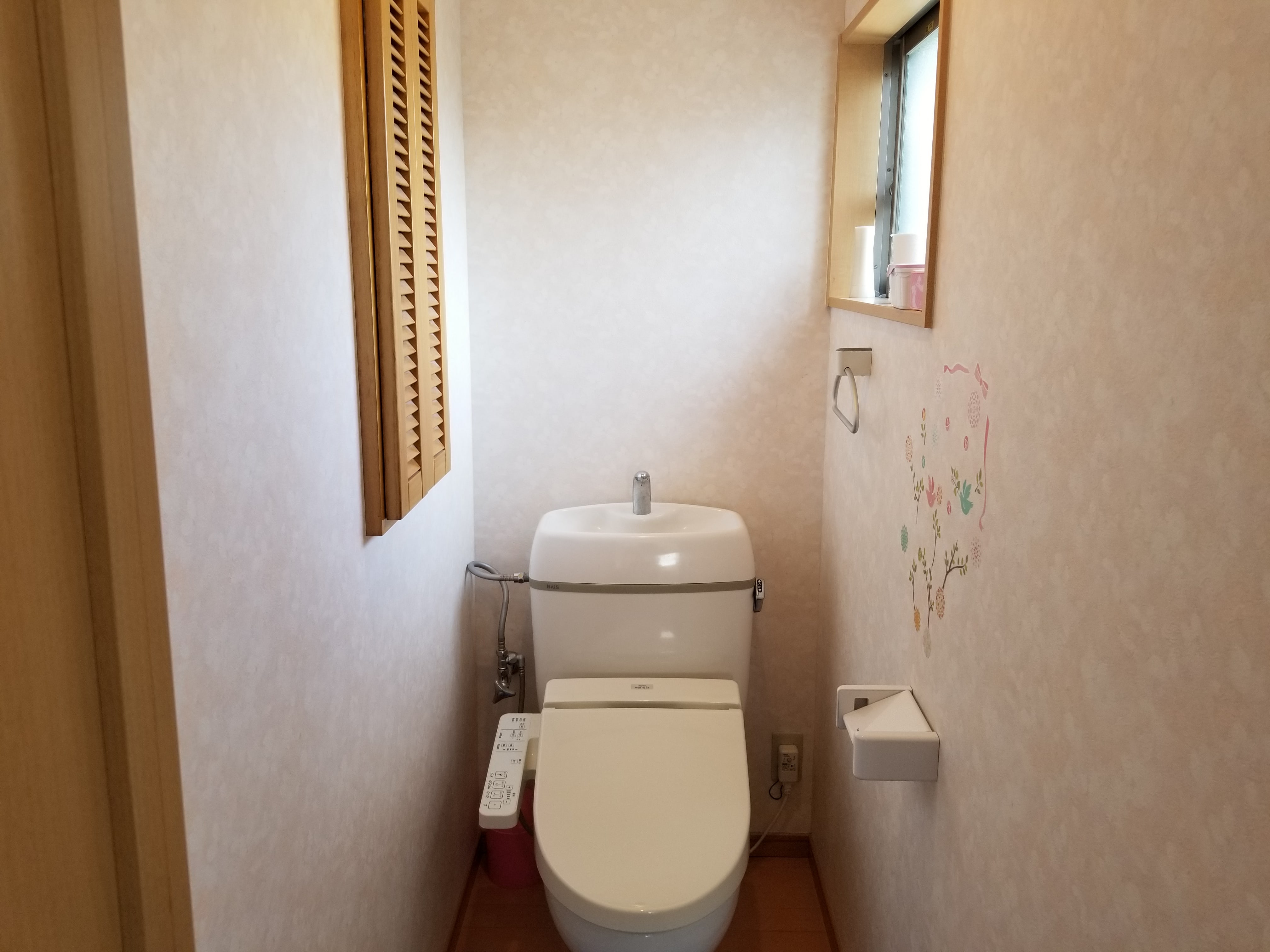 長崎市でトイレの壁紙 クロス 張替えの施工事例 長崎壁紙 クロス 張替え職人 壁紙クロス張替はお任せ下さい