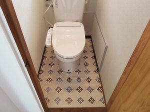 長崎市賃貸アパートのトイレの床リフォームの施工後